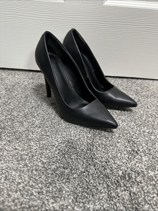 JustFab Shoes - Classic Black Pointed Toe High Heel Pumps